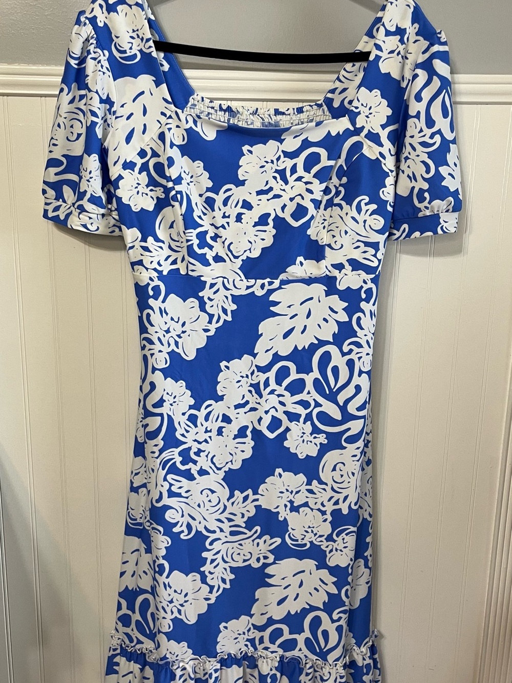 Gingy Blue and White Floral Midi Jersey Fit-and-Flare Dress with Smocked Back